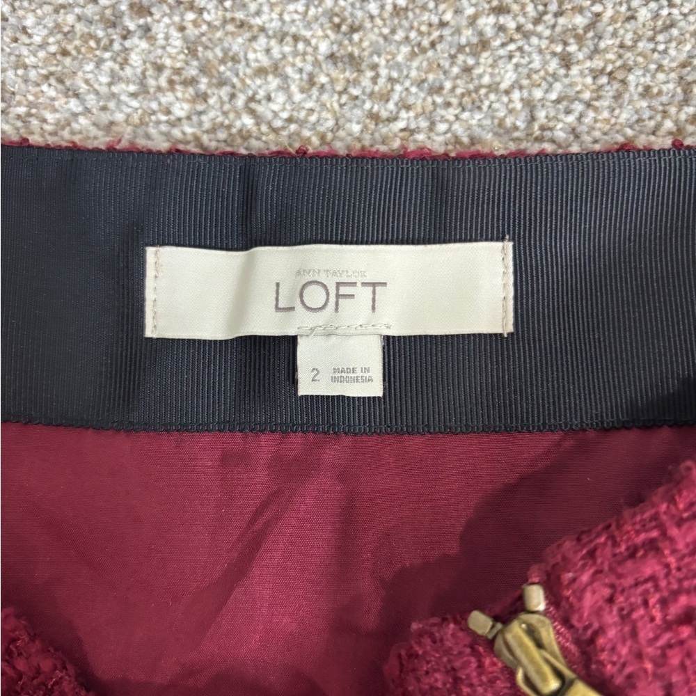 Ann Taylor LOFT Burgundy Maroon Skirt Size 2 Lined Zippers Front - Picture 8 of 13